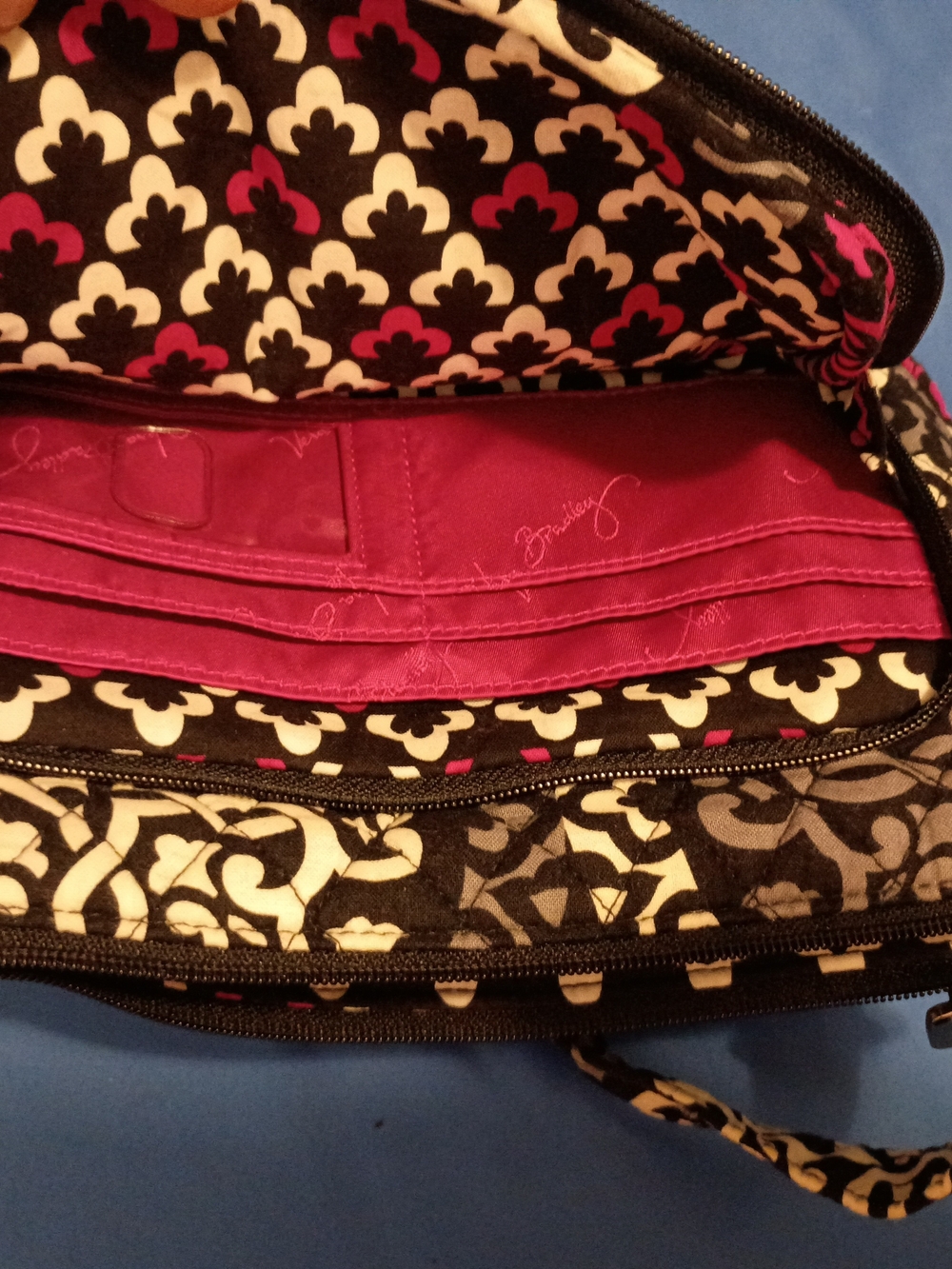 Vera Bradley Little Hipster Crossbody Bag Black and White Floral Pattern - Picture 2 of 3